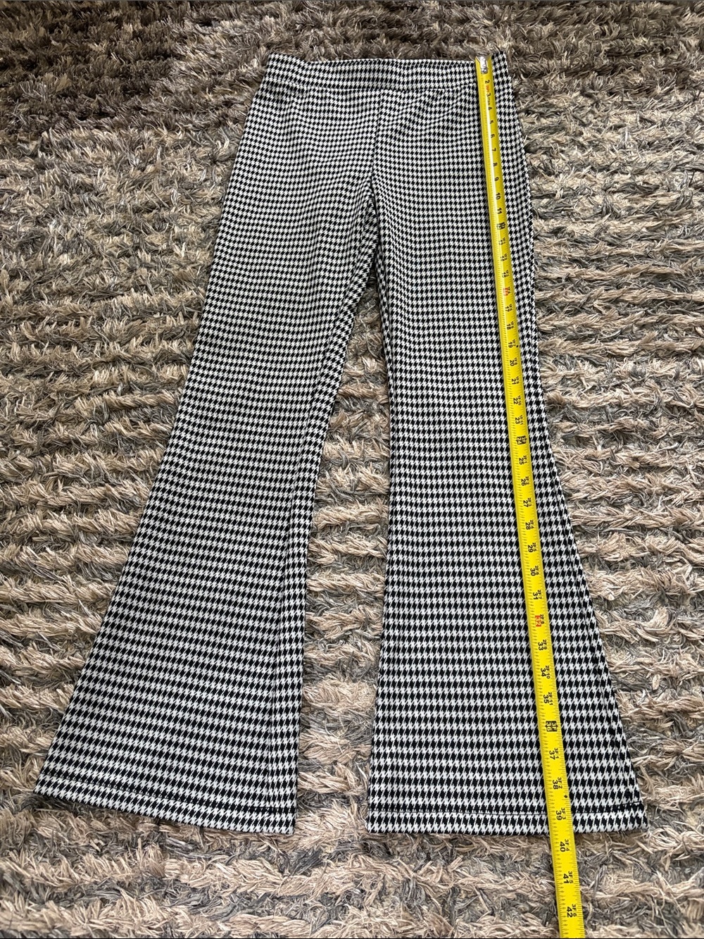 NWOT Ambiance Black & White Houndstooth Flare Leggings Size M - Picture 2 of 6